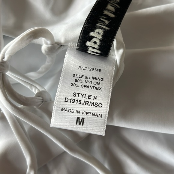 NWT Dippin’ Daisy’s Cheryl Low Cut V-Neck One Piece Bride Bachelorette Vacation - Picture 13 of 16